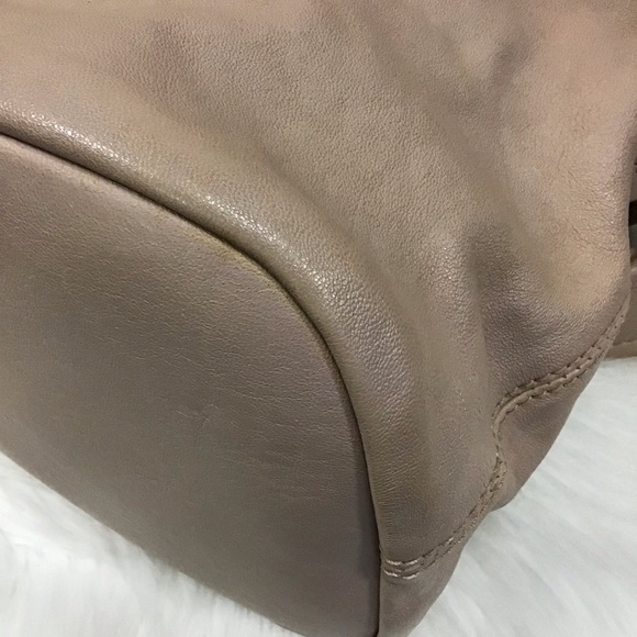 Givenchy Nightingale Tote Large - Picture 5 of 11
